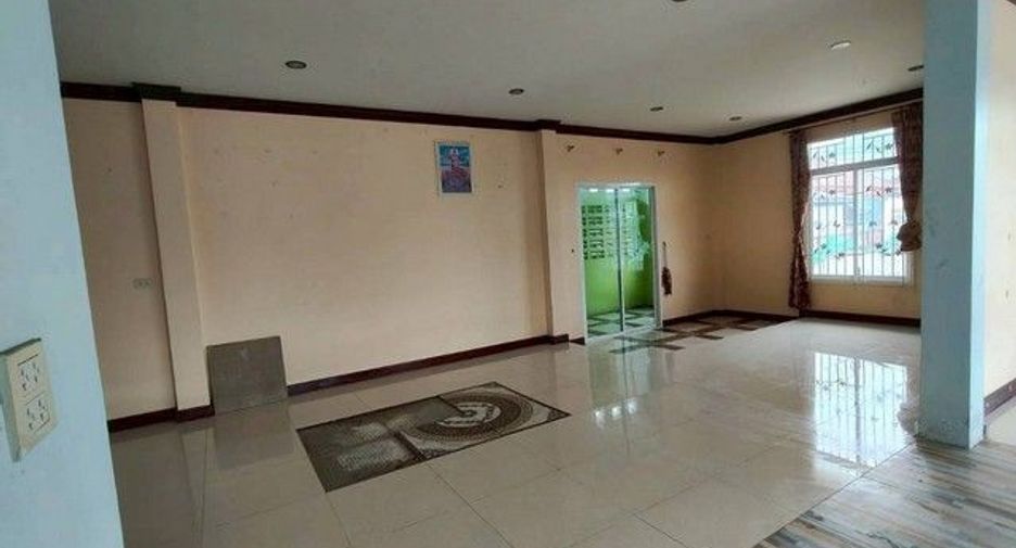 Продажа 1 кровать дом в Ban Bueng, Чонбури