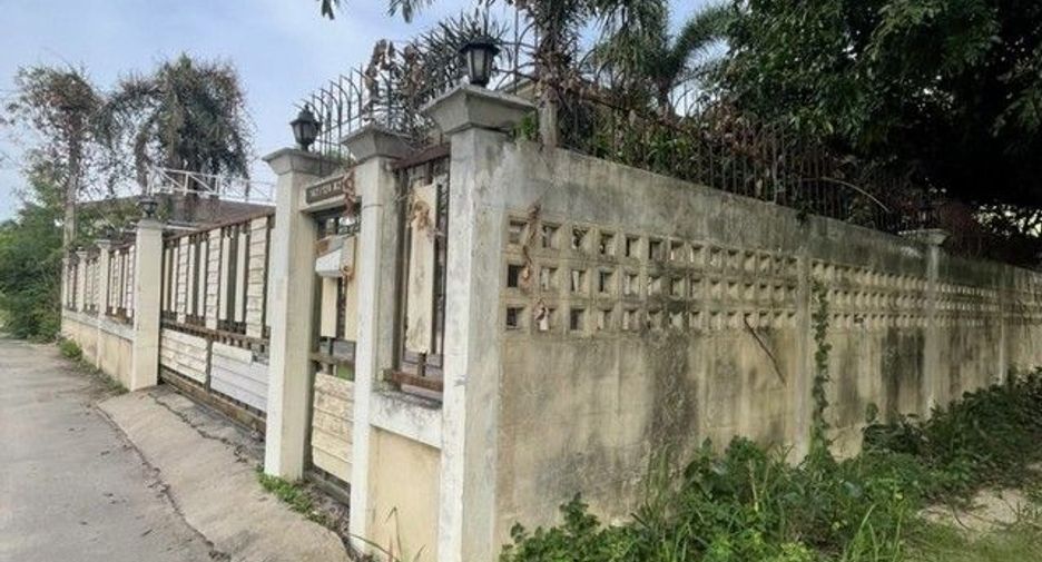 À vendre 1 chambre maison à Ban Bueng, Chonburi