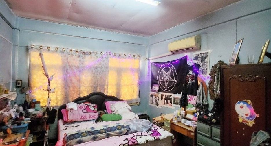 For sale 3 bedrooms retail Space in Yan Nawa, Bangkok