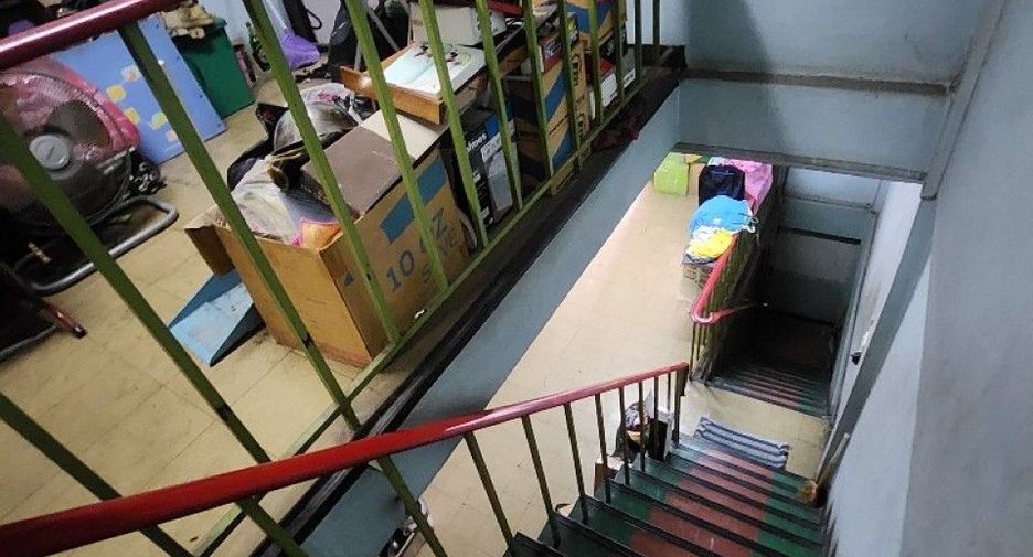 For sale 3 bedrooms retail Space in Yan Nawa, Bangkok