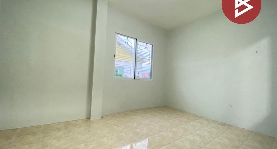For sale 3 bedrooms townhouse in Mueang Samut Sakhon, Samut Sakhon