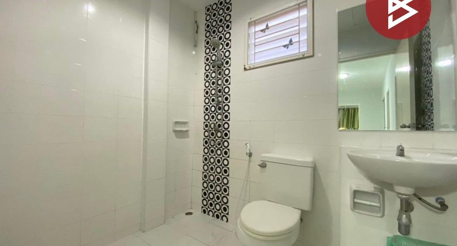 For sale 3 bedrooms townhouse in Mueang Samut Sakhon, Samut Sakhon