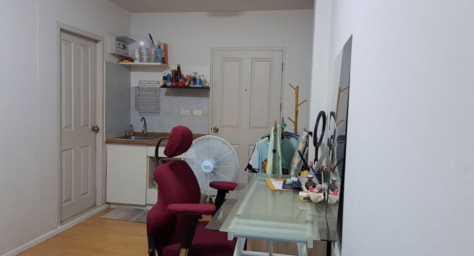 For sale 1 bed condo in Mueang Samut Prakan, Samut Prakan