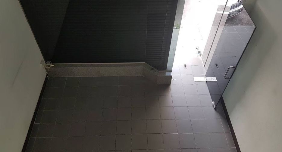 For sale 3 ベッドルーム retail Space in Mueang Chiang Mai, Chiang Mai