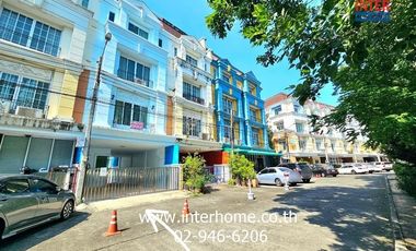 For sale 4 ベッドルーム townhouse in Bang Na, Bangkok