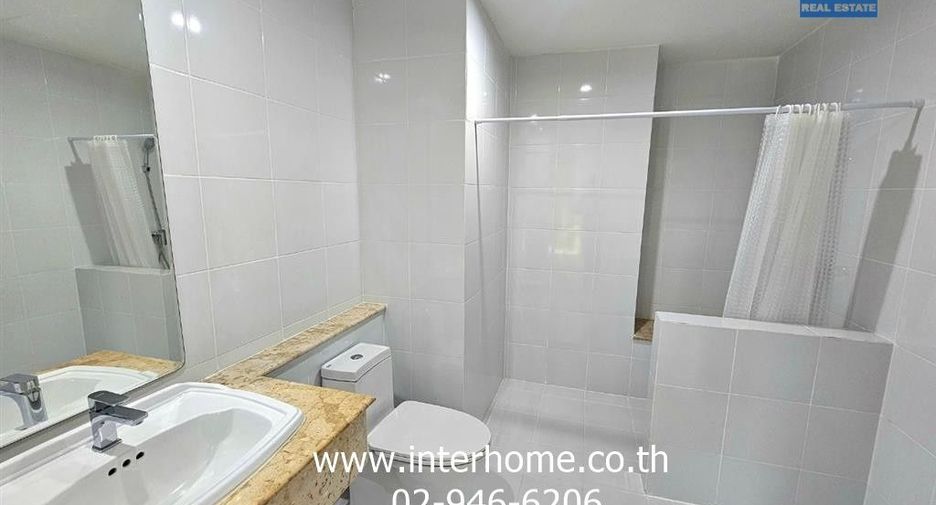For sale 4 bedrooms townhouse in Bang Na, Bangkok