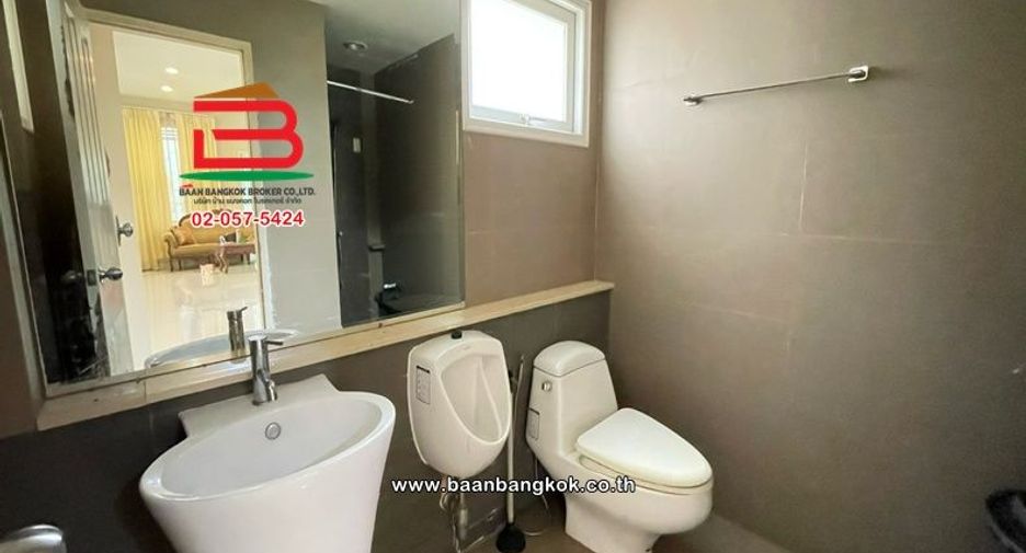 For sale 3 bedrooms house in Phasi Charoen, Bangkok