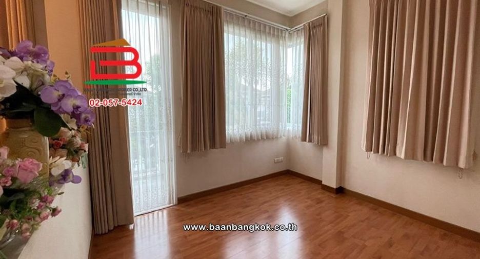 For sale 3 bedrooms house in Phasi Charoen, Bangkok