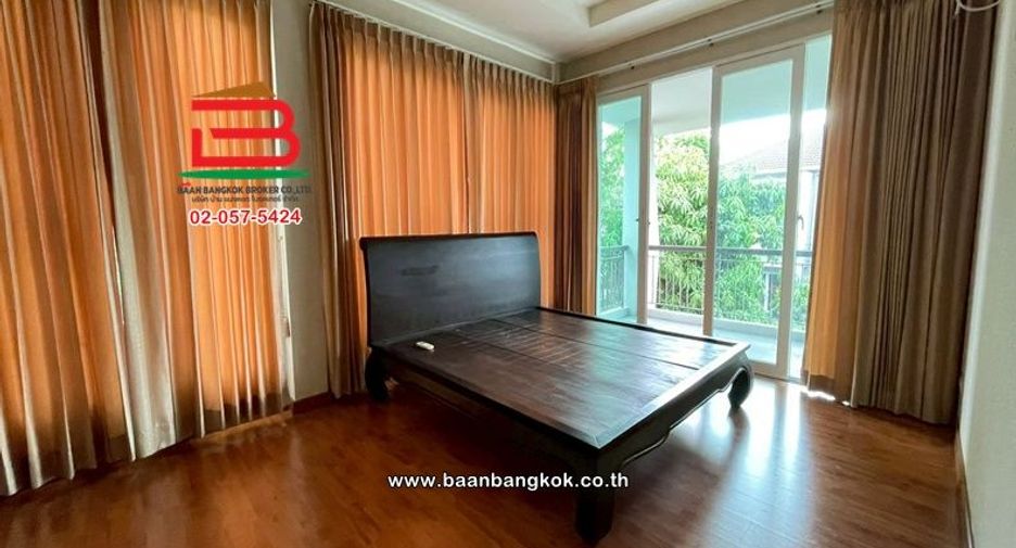 For sale 3 bedrooms house in Phasi Charoen, Bangkok