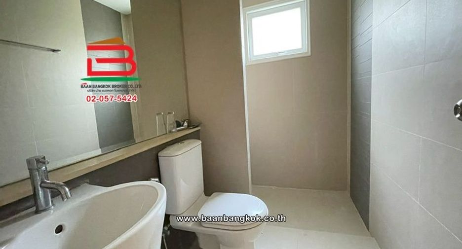 For sale 3 bedrooms house in Phasi Charoen, Bangkok