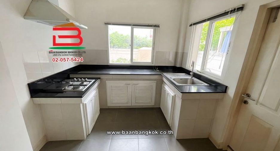 For sale 3 bedrooms house in Phasi Charoen, Bangkok