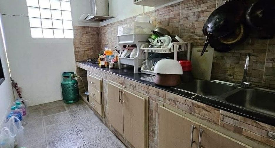 Casa en venta de 2 habitaciones en Phan Thong, Chonburi
