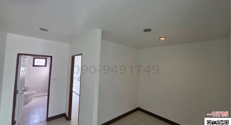 For rent 2 bedrooms retail Space in Khlong Sam Wa, Bangkok