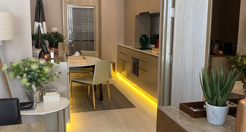 Wohnung zur Miete mit 2 Zimmer in Pathum Wan, Bangkok