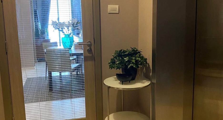 Wohnung zur Miete mit 2 Zimmer in Pathum Wan, Bangkok