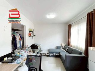 Casa adosada en venta de 3 habitaciones en Thanyaburi, Pathum Thani