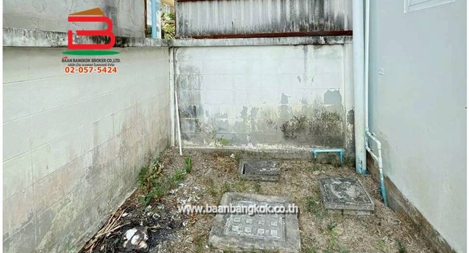 Casa adosada en venta de 3 habitaciones en Thanyaburi, Pathum Thani