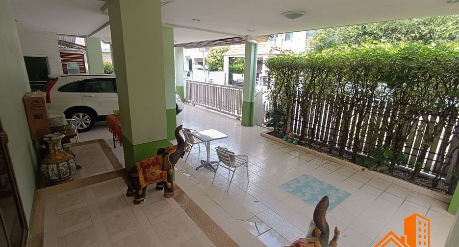 For sale 3 bedrooms house in Mueang Nonthaburi, Nonthaburi