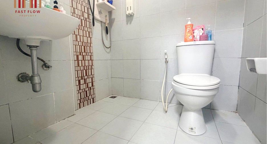 For sale 3 bedrooms townhouse in Mueang Nonthaburi, Nonthaburi