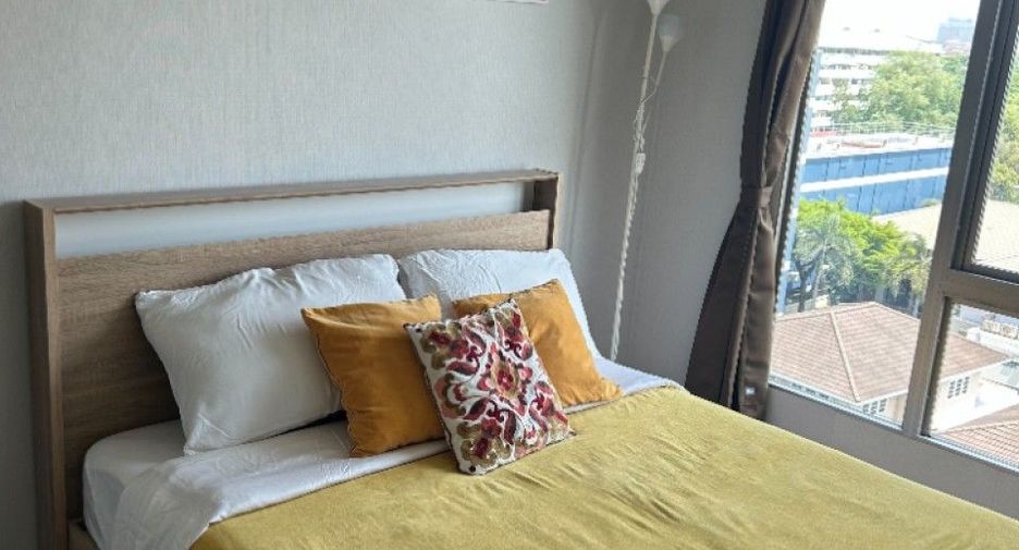 For sale 2 bedrooms condo in Huai Khwang, Bangkok