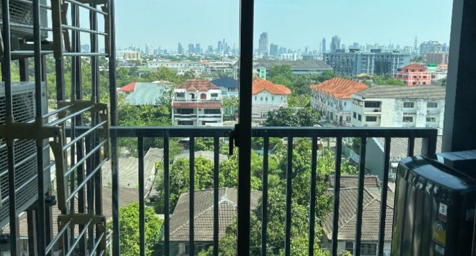 For sale 2 bedrooms condo in Huai Khwang, Bangkok