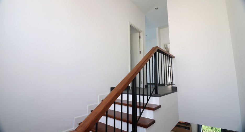 For rent 4 bedrooms house in Mueang Udon Thani, Udon Thani