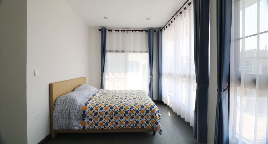 For rent 4 bedrooms house in Mueang Udon Thani, Udon Thani