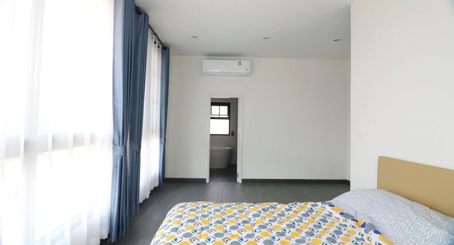 For rent 4 bedrooms house in Mueang Udon Thani, Udon Thani