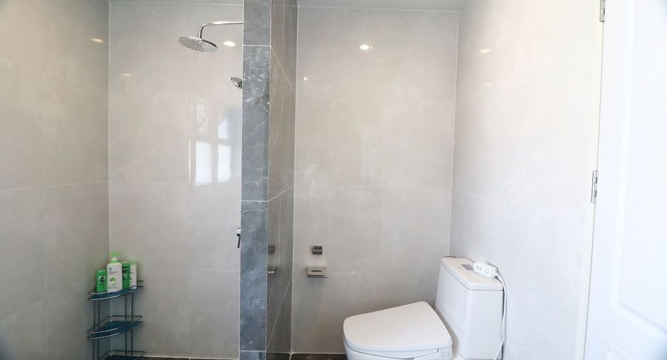 For rent 4 bedrooms house in Mueang Udon Thani, Udon Thani