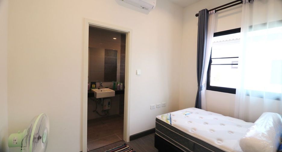 For rent 4 bedrooms house in Mueang Udon Thani, Udon Thani
