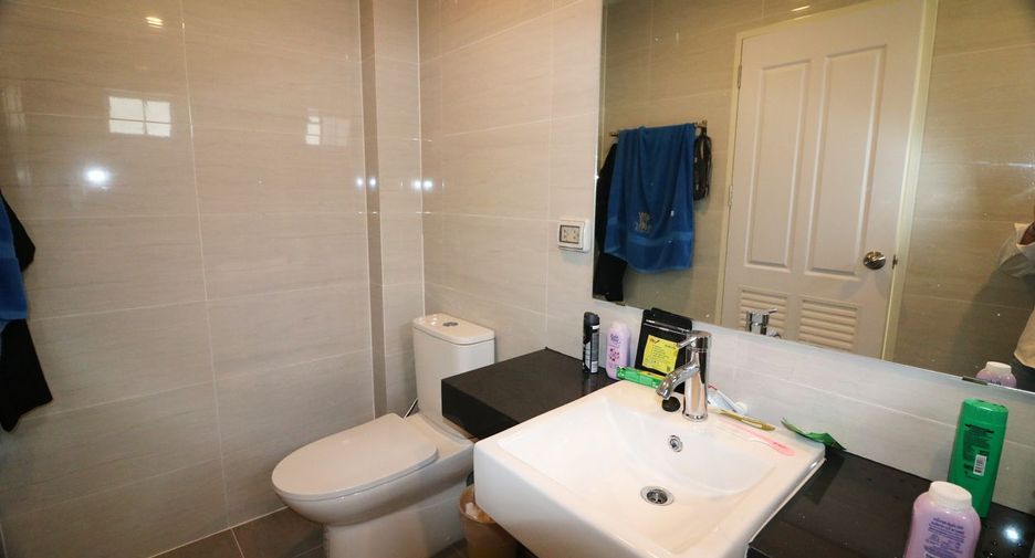 For rent 4 bedrooms house in Mueang Udon Thani, Udon Thani