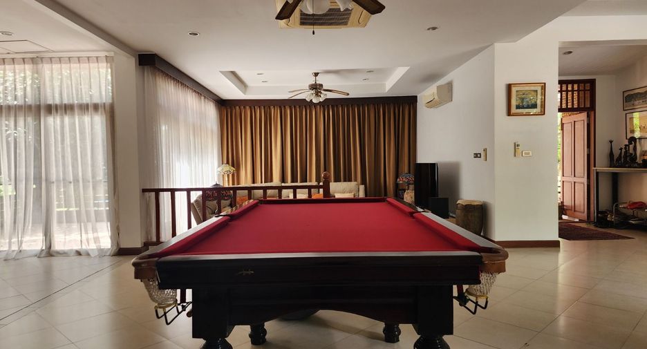 For rent 5 bedrooms villa in Mueang Phuket, Phuket