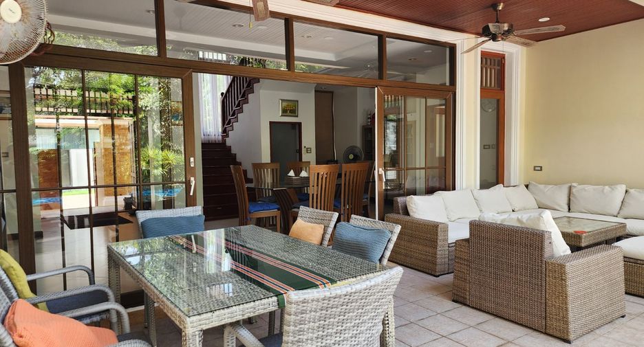 For rent 5 bedrooms villa in Mueang Phuket, Phuket