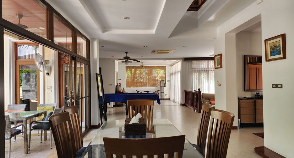 For rent 5 bedrooms villa in Mueang Phuket, Phuket