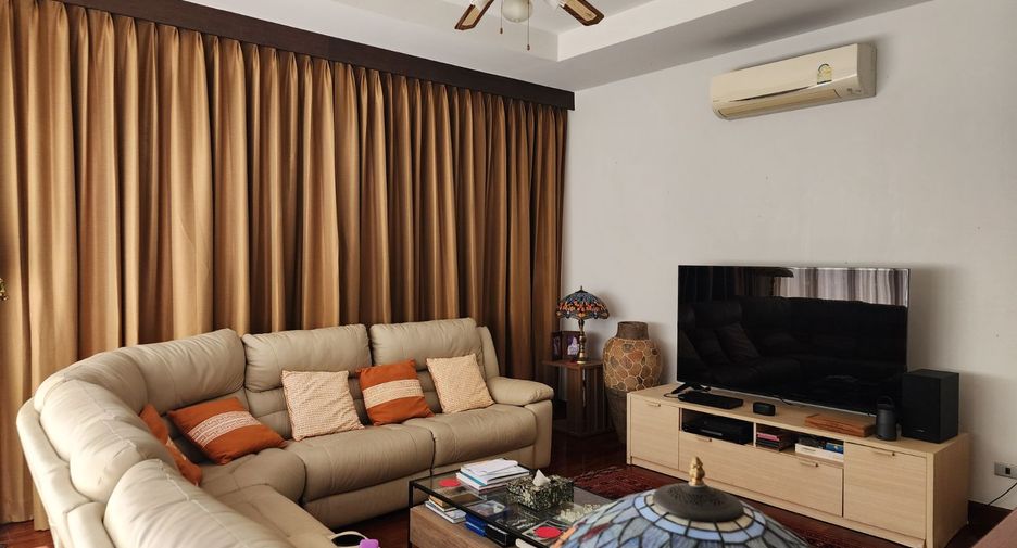 For rent 5 bedrooms villa in Mueang Phuket, Phuket