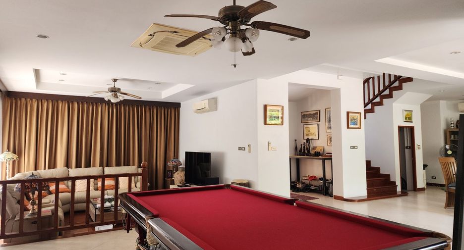 For rent 5 bedrooms villa in Mueang Phuket, Phuket