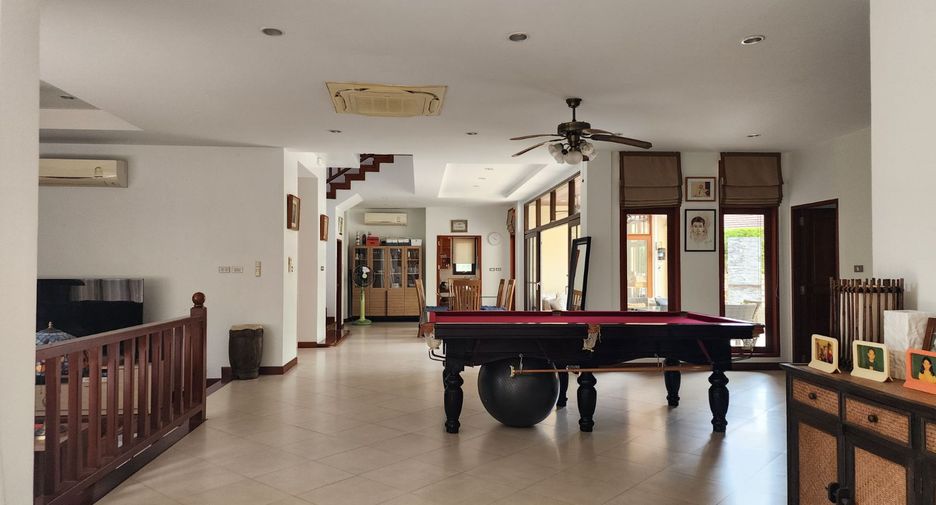 For rent 5 bedrooms villa in Mueang Phuket, Phuket