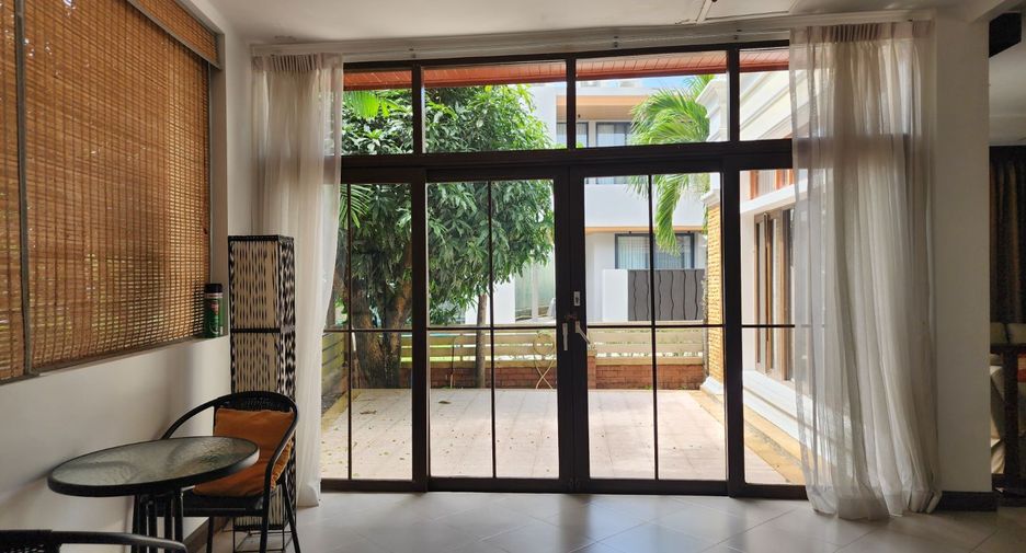 For rent 5 bedrooms villa in Mueang Phuket, Phuket