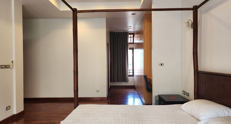 For rent 5 bedrooms villa in Mueang Phuket, Phuket