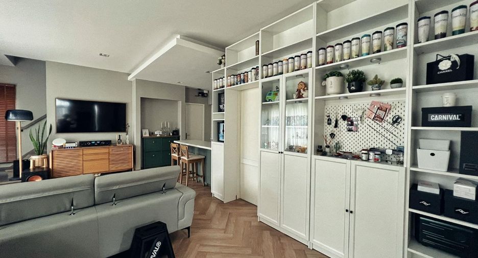 For sale 4 bedrooms house in Prawet, Bangkok