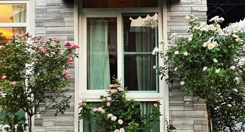 For sale 4 bedrooms house in Prawet, Bangkok