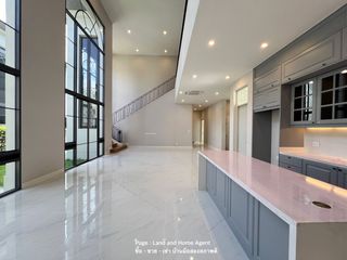 Casa en venta de 5 habitaciones en Bang Kapi, Bangkok