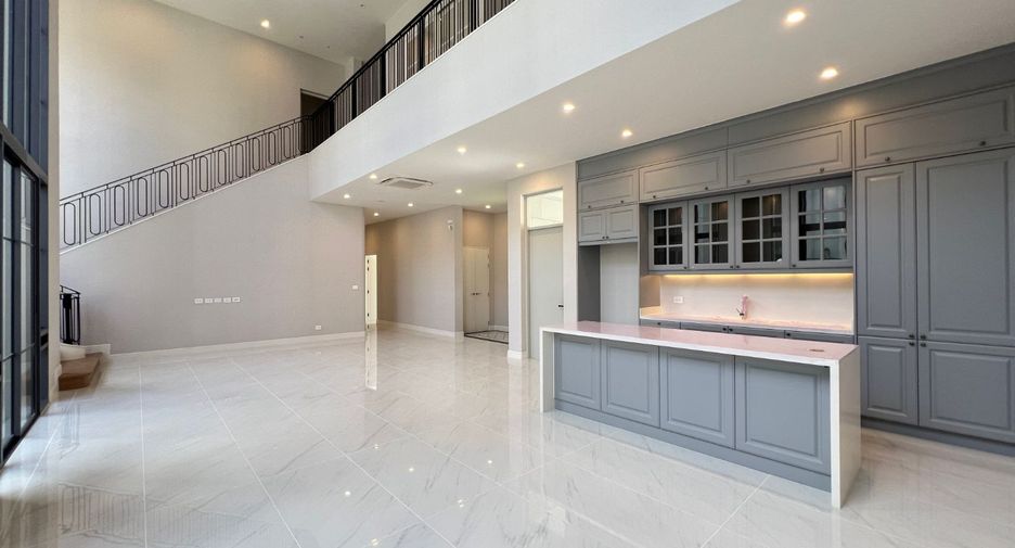 Casa en venta de 5 habitaciones en Bang Kapi, Bangkok