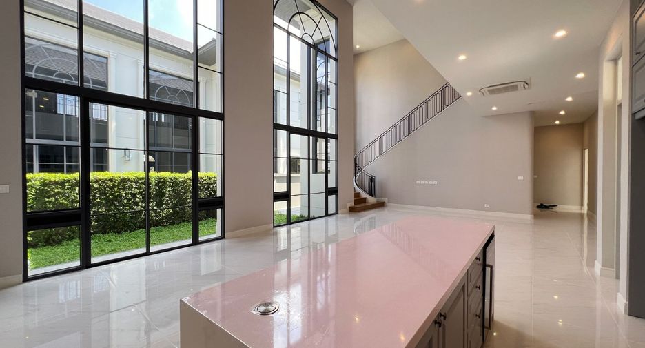 Casa en venta de 5 habitaciones en Bang Kapi, Bangkok