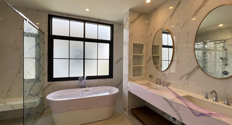 Casa en venta de 5 habitaciones en Bang Kapi, Bangkok
