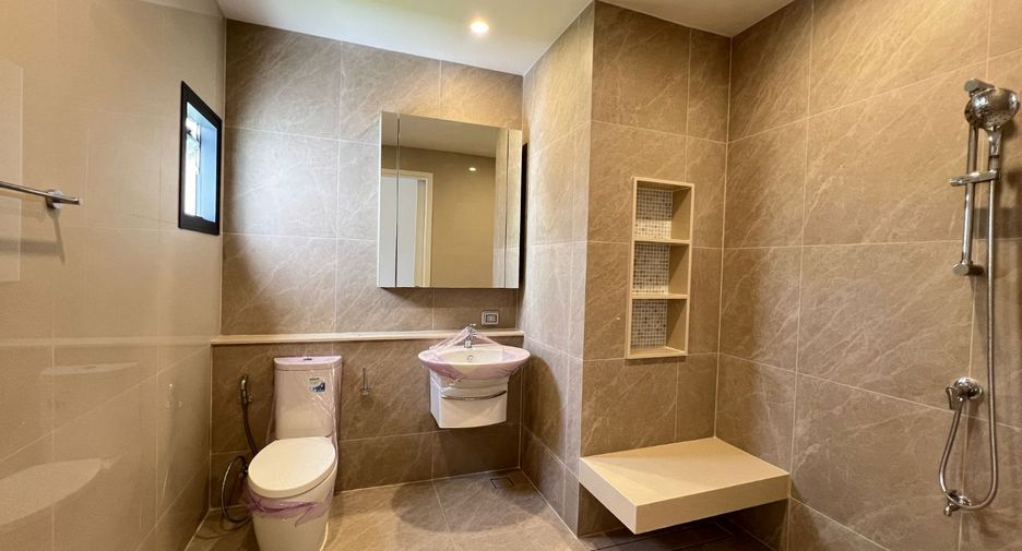 Casa en venta de 5 habitaciones en Bang Kapi, Bangkok