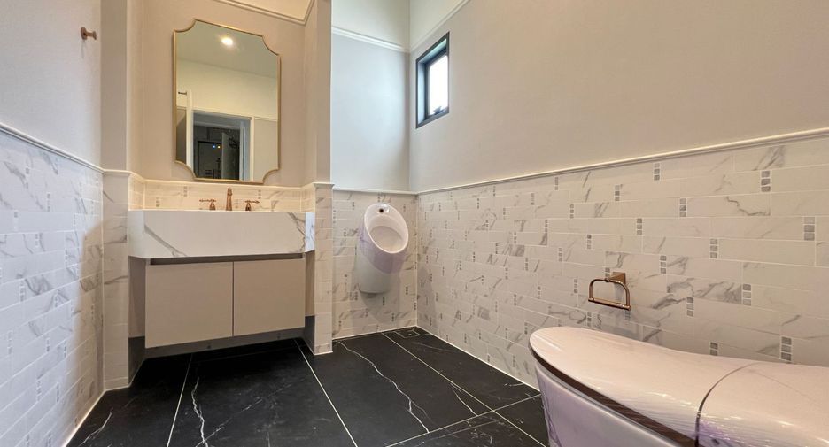 Casa en venta de 5 habitaciones en Bang Kapi, Bangkok