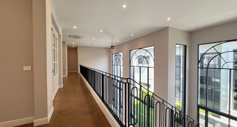 Casa en venta de 5 habitaciones en Bang Kapi, Bangkok
