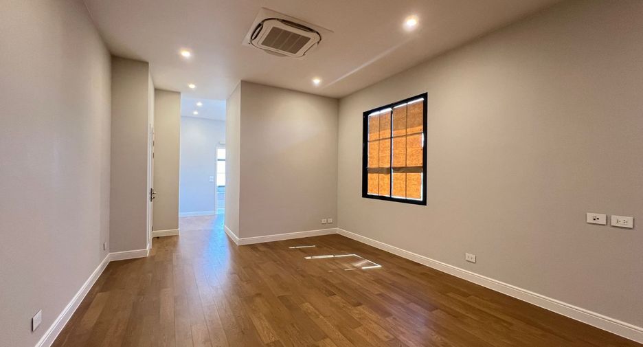 Casa en venta de 5 habitaciones en Bang Kapi, Bangkok