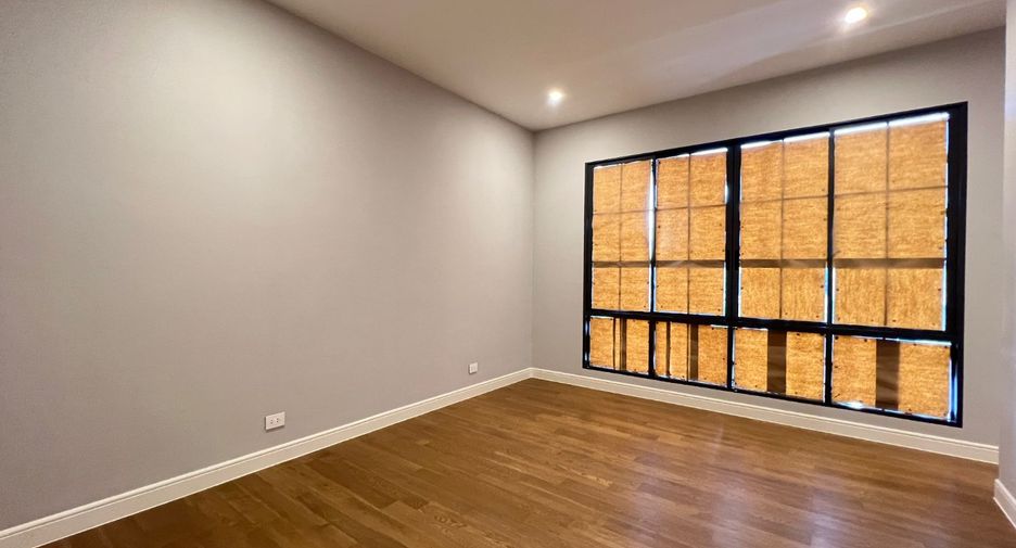 Casa en venta de 5 habitaciones en Bang Kapi, Bangkok